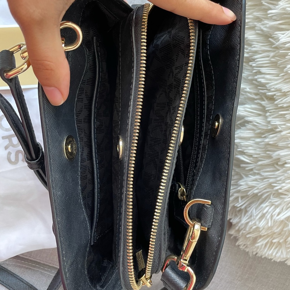 Michael Kors Crossbody - Picture 2 of 2